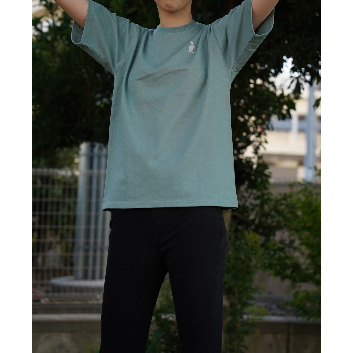 ヘビーウェイト ロゴ刺繍Tシャツ