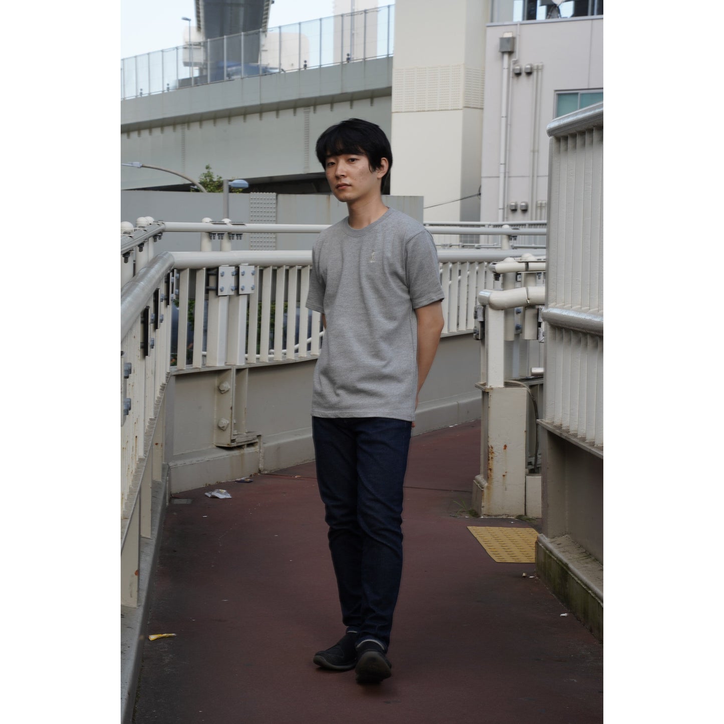 ヘビーウェイト ロゴ刺繍Tシャツ